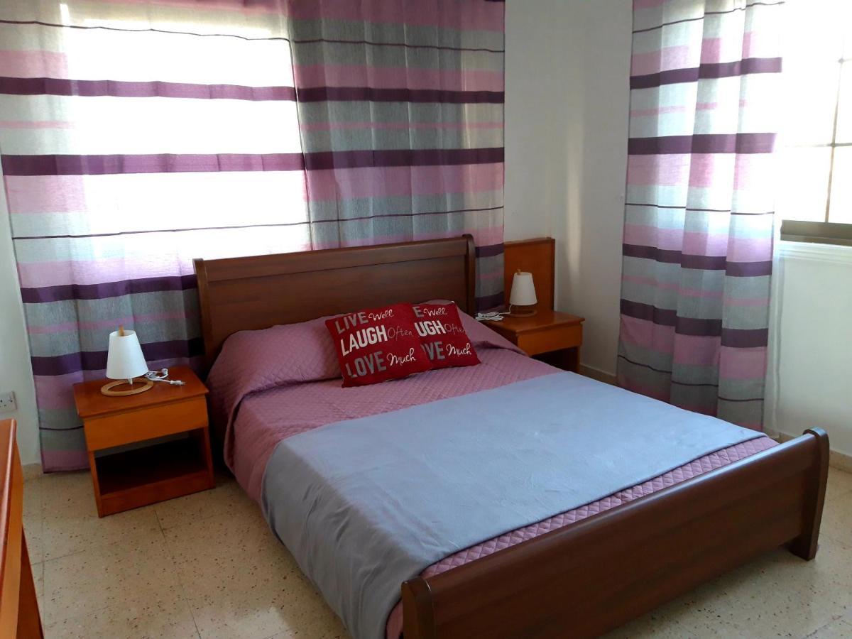 La Veranda Sea View Apartments Ларнака Екстер'єр фото