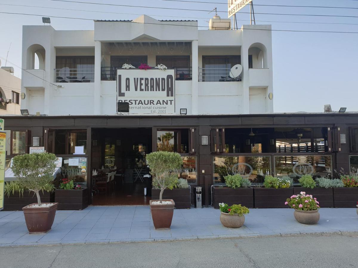 La Veranda Sea View Apartments Ларнака Екстер'єр фото