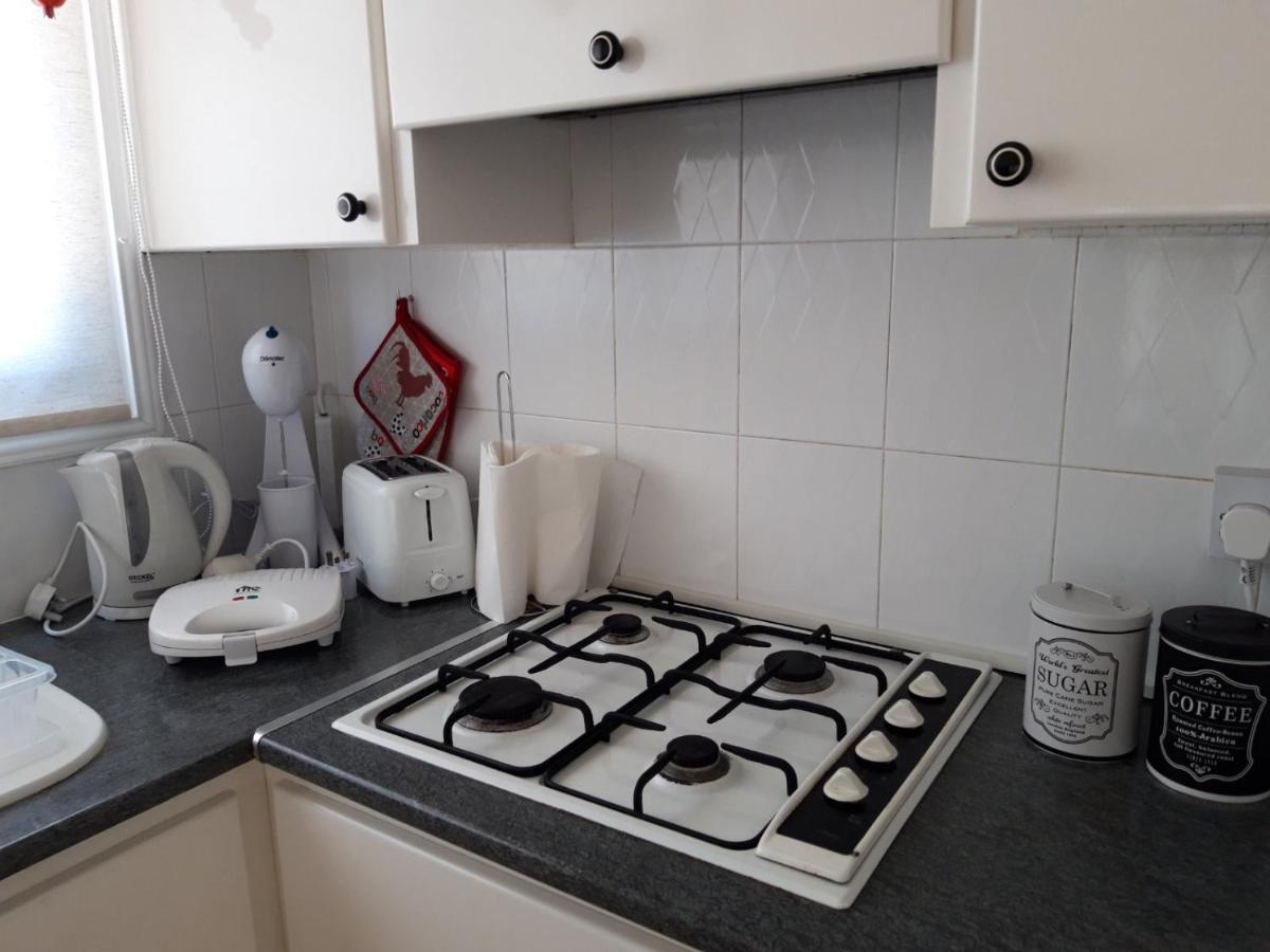 La Veranda Sea View Apartments Ларнака Екстер'єр фото