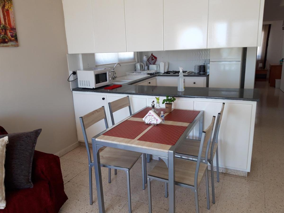 La Veranda Sea View Apartments Ларнака Екстер'єр фото