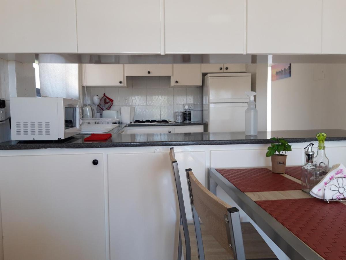 La Veranda Sea View Apartments Ларнака Екстер'єр фото