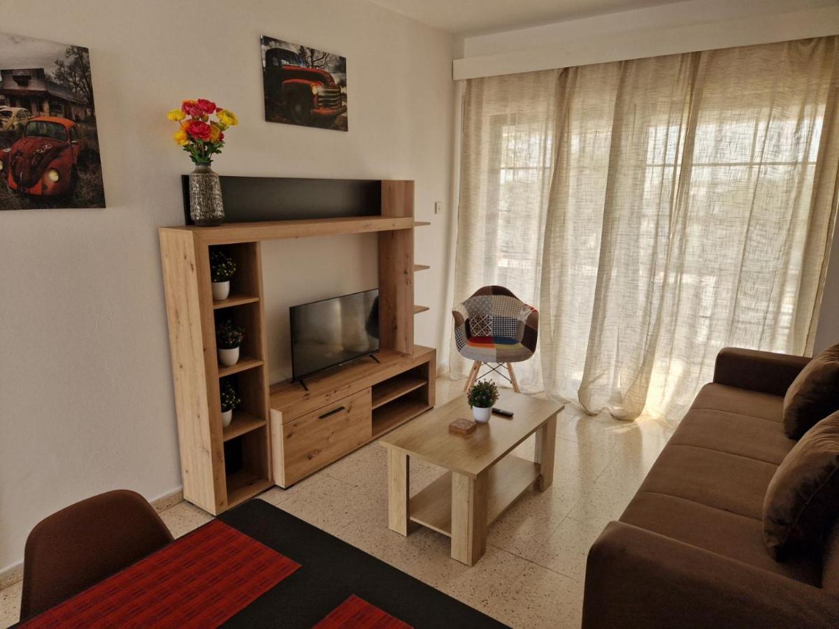 La Veranda Sea View Apartments Ларнака Екстер'єр фото