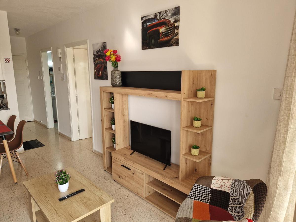 La Veranda Sea View Apartments Ларнака Екстер'єр фото